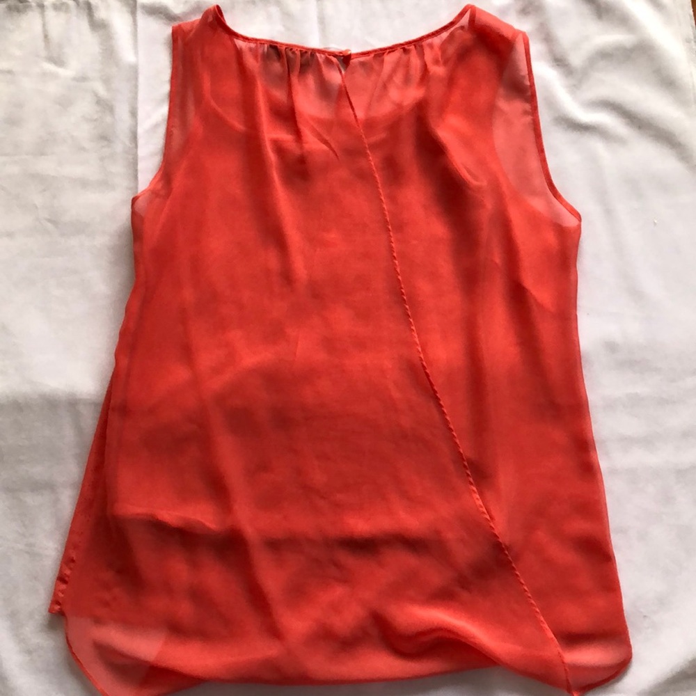 Sleveless Blouse - Picture 3 of 4